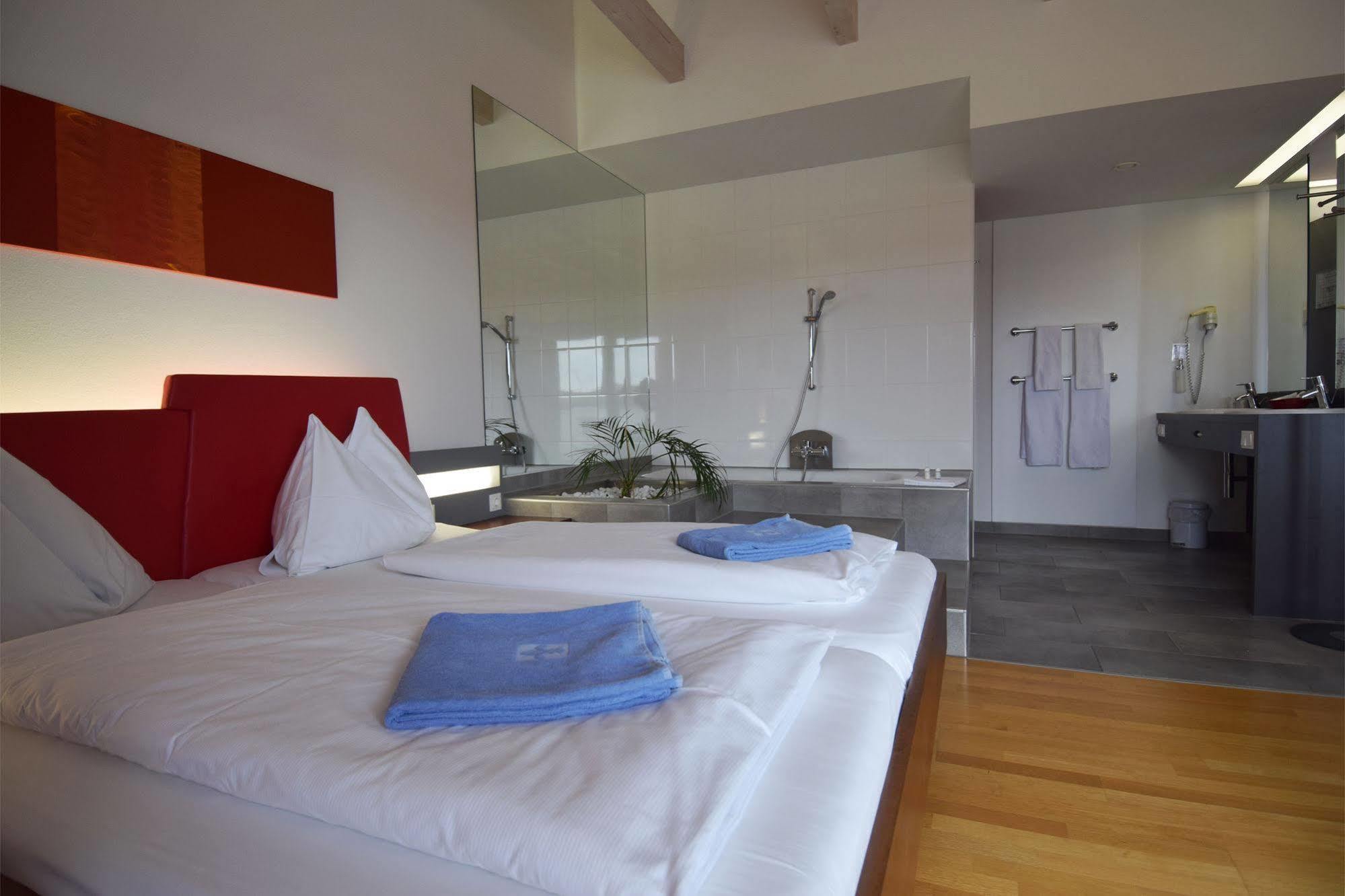לוצמנסבורג All In Red Thermenhotel מראה חיצוני תמונה